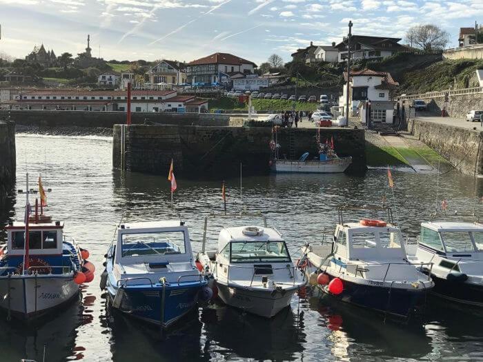 Apartamentos El Muelle Comillas Eksteriør billede